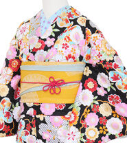 Examples of Small Size Kimonos (150 cm or shorter)