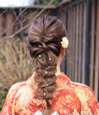 Pretty Floral Print Kimono & Braids Hairstyle in Harajuku – Tokyo Fashion