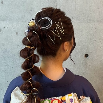 Japanese Girls Kimonos Elaborate Hairstyles Shooting Stock Photo 2298268055  | Shutterstock