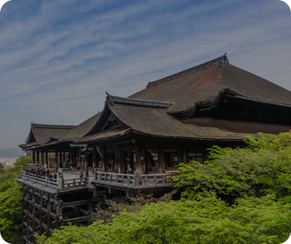 Tourist sights are nearly located such as Yasaka Shrine and Kiyomizu Temple